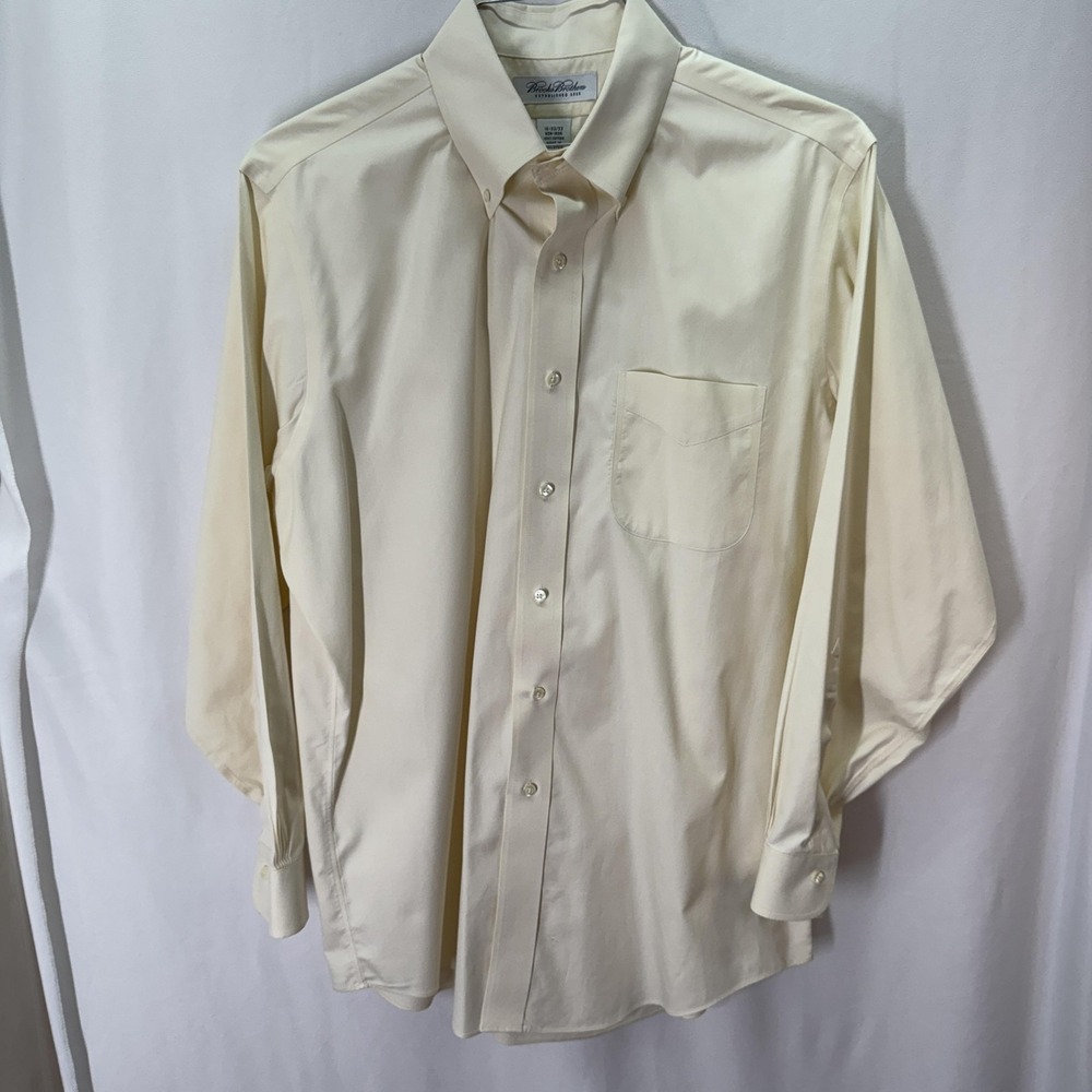 Brooks Brothers Button Down Shirt Mens 16 32/33 Butter Yellow Non‎ Iron Dress